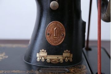 アンティーク家具　アンティーク　上質なSINGER(シンガー)足踏みミシン(シンガーミシン)