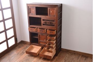 アンティーク家具　和製アンティーク　欅材と檜材の上品な重ね水屋箪笥