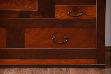 アンティーク家具　和製アンティーク　欅材と檜材の上品な重ね水屋箪笥