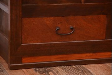 アンティーク家具　和製アンティーク　欅材と檜材の上品な重ね水屋箪笥