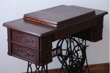 アンティーク雑貨　アンティーク　お洒落なシンガー足踏みミシン(シンガーミシン)