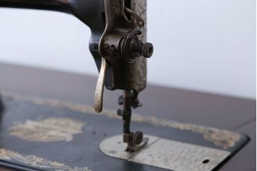 アンティーク雑貨　アンティーク　お洒落なシンガー足踏みミシン(シンガーミシン)