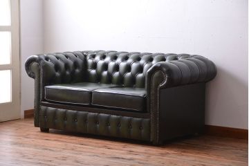 アンティーク家具　イギリス製　本革チェスターフィールドラブソファ