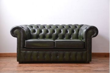 アンティーク家具　イギリス製　本革チェスターフィールドラブソファ