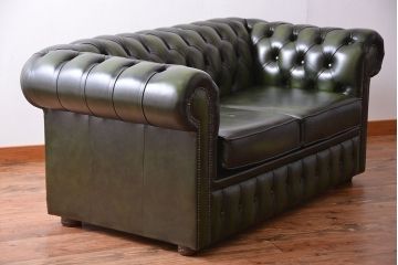 アンティーク家具　イギリス製　本革チェスターフィールドラブソファ