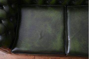 アンティーク家具　イギリス製　本革チェスターフィールドラブソファ