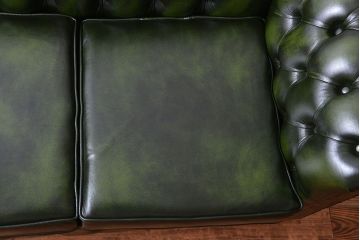 アンティーク家具　イギリス製　本革チェスターフィールドラブソファ