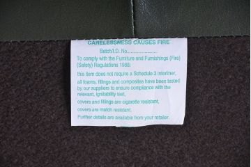 アンティーク家具　イギリス製　本革チェスターフィールドラブソファ