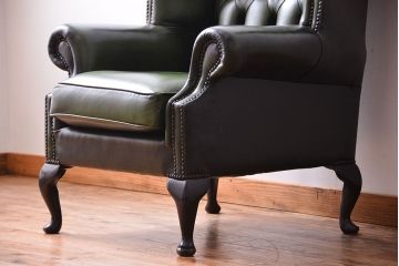 アンティーク家具　イギリスアンティーク　本革のチェスターフィールドウィングバックソファ(ウイングバックソファ)