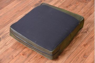 アンティーク家具　イギリスアンティーク　本革のチェスターフィールドウィングバックソファ(ウイングバックソファ)