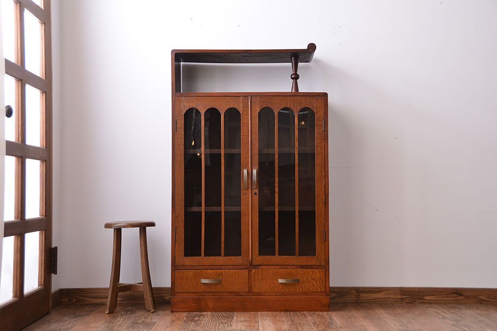 レトロ家具　昭和レトロ　飾り棚付き!お洒落な古い木製の本箱