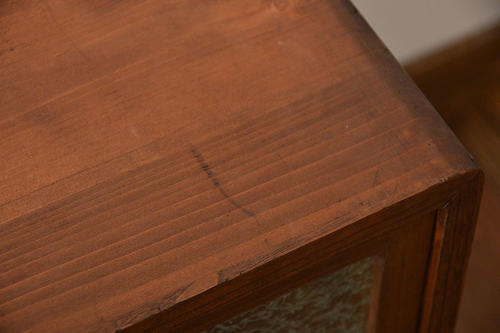 レトロ家具　昭和レトロ　鉄脚付き!結霜ガラス引き戸のアンティークローボード