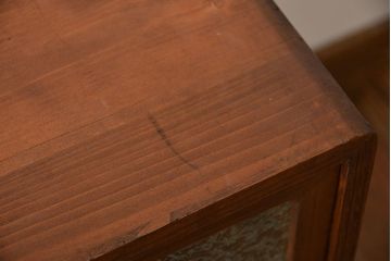 レトロ家具　昭和レトロ　鉄脚付き!結霜ガラス引き戸のアンティークローボード