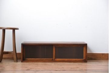 アンティーク家具　和製アンティーク　前面欅材!モールガラス引き戸の小さなローボード