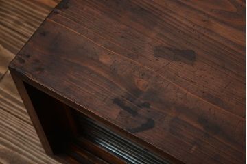 アンティーク家具　和製アンティーク　前面欅材!モールガラス引き戸の小さなローボード