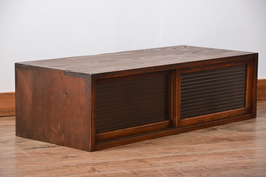 アンティーク家具　和製アンティーク　前面欅材!モールガラス引き戸の小さなローボード