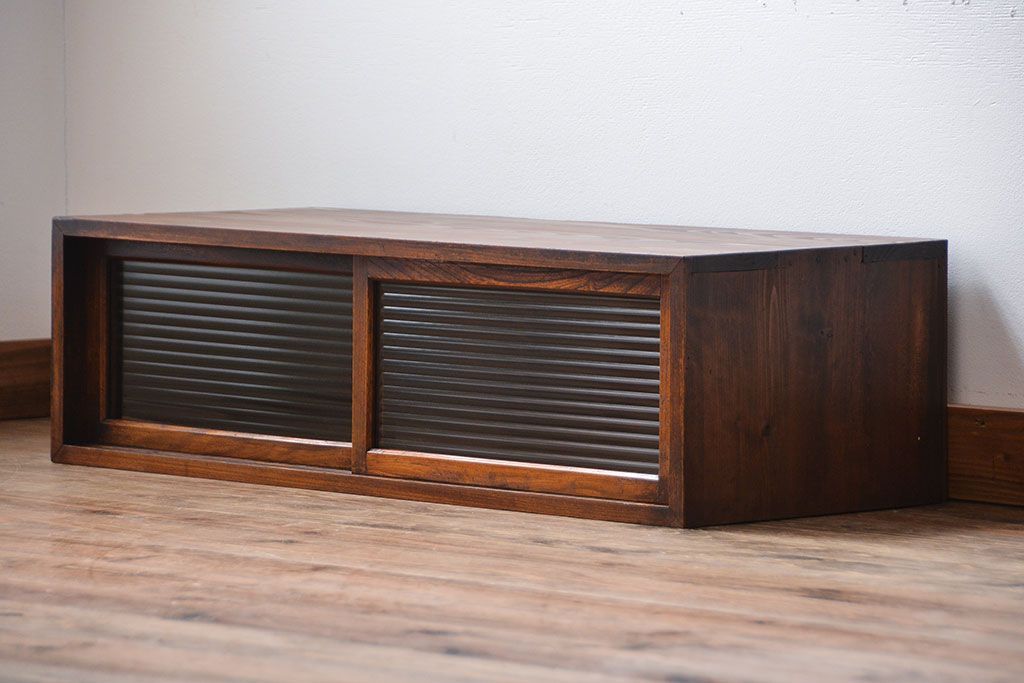 アンティーク家具　和製アンティーク　前面欅材!モールガラス引き戸の小さなローボード