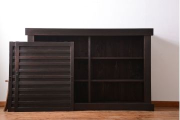 アンティーク家具　六尺　古民具・骨董　横桟引き戸の大きな木製アンティーク収納棚(水屋箪笥)