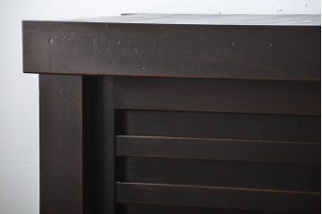 アンティーク家具　六尺　古民具・骨董　横桟引き戸の大きな木製アンティーク収納棚(水屋箪笥)