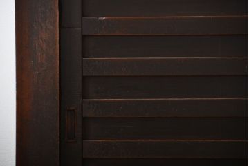 アンティーク家具　六尺　古民具・骨董　横桟引き戸の大きな木製アンティーク収納棚(水屋箪笥)