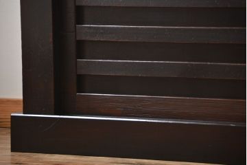 アンティーク家具　六尺　古民具・骨董　横桟引き戸の大きな木製アンティーク収納棚(水屋箪笥)