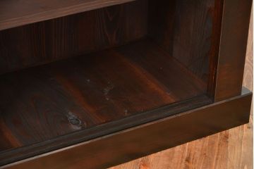 アンティーク家具　六尺　古民具・骨董　横桟引き戸の大きな木製アンティーク収納棚(水屋箪笥)