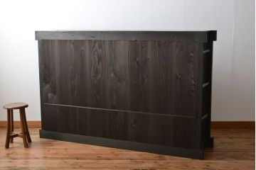 アンティーク家具　六尺　古民具・骨董　横桟引き戸の大きな木製アンティーク収納棚(水屋箪笥)