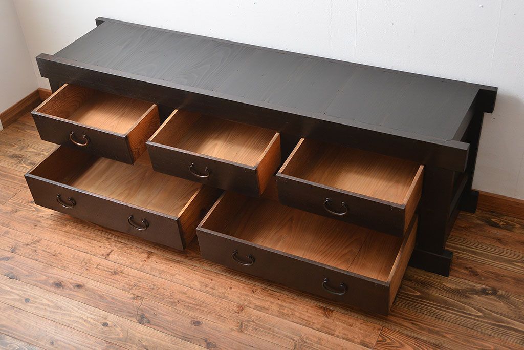 アンティーク家具　古民具・骨董　古い木製の重厚なアンティークローチェスト(水屋箪笥)