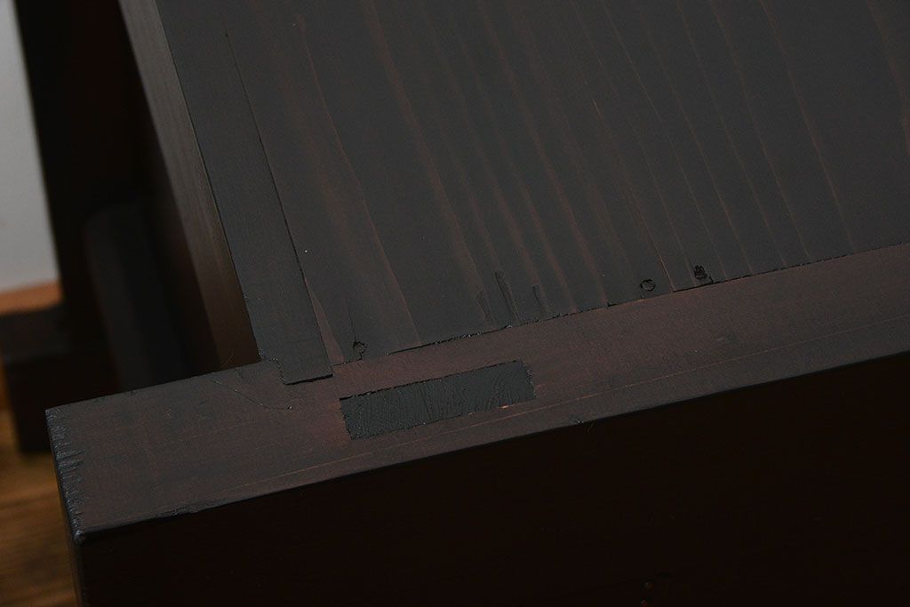 アンティーク家具　古民具・骨董　古い木製の重厚なアンティークローチェスト(水屋箪笥)