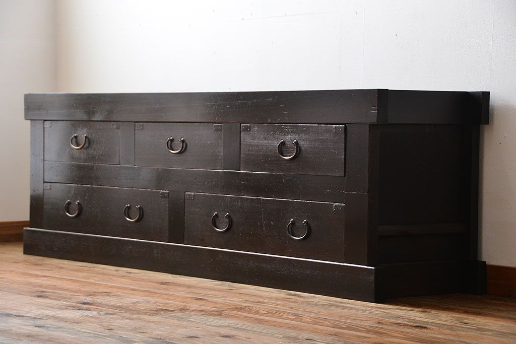 アンティーク家具　古民具・骨董　古い木製の重厚なアンティークローチェスト(水屋箪笥)