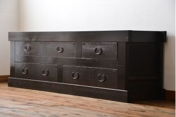 アンティーク家具　古民具・骨董　古い木製の重厚なアンティークローチェスト(水屋箪笥)