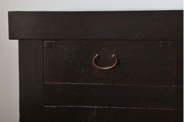 アンティーク家具　古民具・骨董　古い木製の重厚なアンティークローチェスト(水屋箪笥)