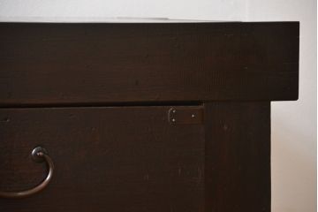 アンティーク家具　古民具・骨董　古い木製の重厚なアンティークローチェスト(水屋箪笥)