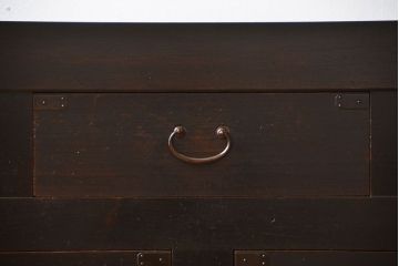 アンティーク家具　古民具・骨董　古い木製の重厚なアンティークローチェスト(水屋箪笥)