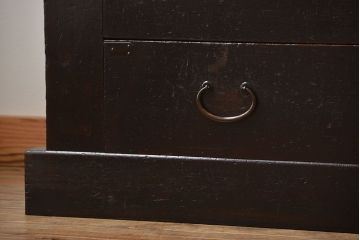 アンティーク家具　古民具・骨董　古い木製の重厚なアンティークローチェスト(水屋箪笥)