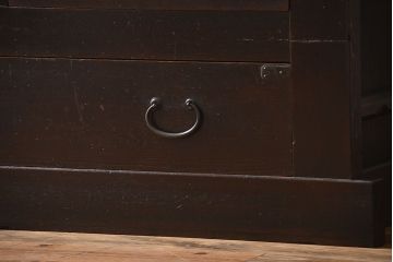 アンティーク家具　古民具・骨董　古い木製の重厚なアンティークローチェスト(水屋箪笥)