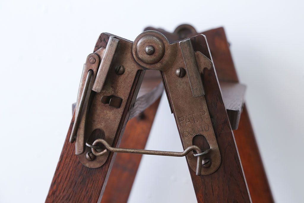 アンティーク雑貨　和製アンティーク　古いナラ材のステップラダー(梯子・脚立)