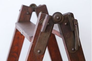 アンティーク雑貨　和製アンティーク　古いナラ材のステップラダー(梯子・脚立)
