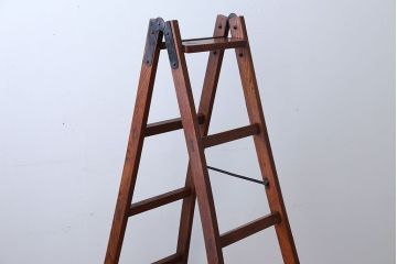 アンティーク雑貨　和製アンティーク　古い木製のステップラダー(梯子・脚立)
