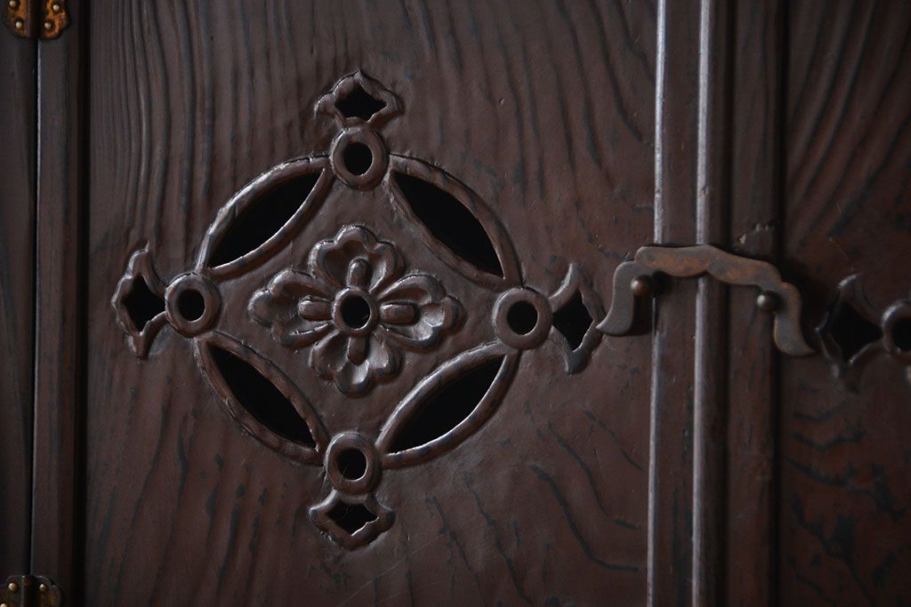 アンティーク家具　和製アンティーク　研ぎ出し木目が美しい高級飾り棚