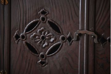 アンティーク家具　和製アンティーク　研ぎ出し木目が美しい高級飾り棚