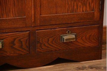 アンティーク家具　和製アンティーク　丸窓付き和風でモダンな本箱