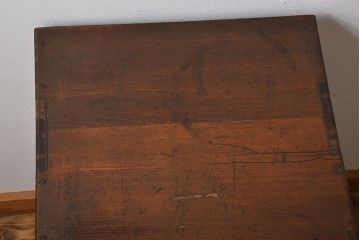 レトロ家具　和製アンティーク　レトロな古い木製の4杯引き出し