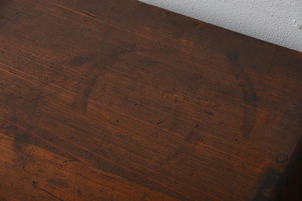 レトロ家具　和製アンティーク　レトロな古い木製の4杯引き出し