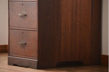 レトロ家具　和製アンティーク　レトロな古い木製の4杯引き出し