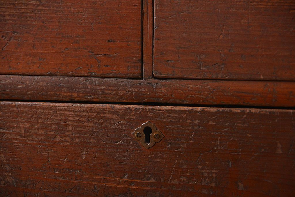 レトロ家具　和製アンティーク　レトロな古い木製の4杯引き出し