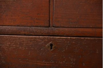 レトロ家具　和製アンティーク　レトロな古い木製の4杯引き出し