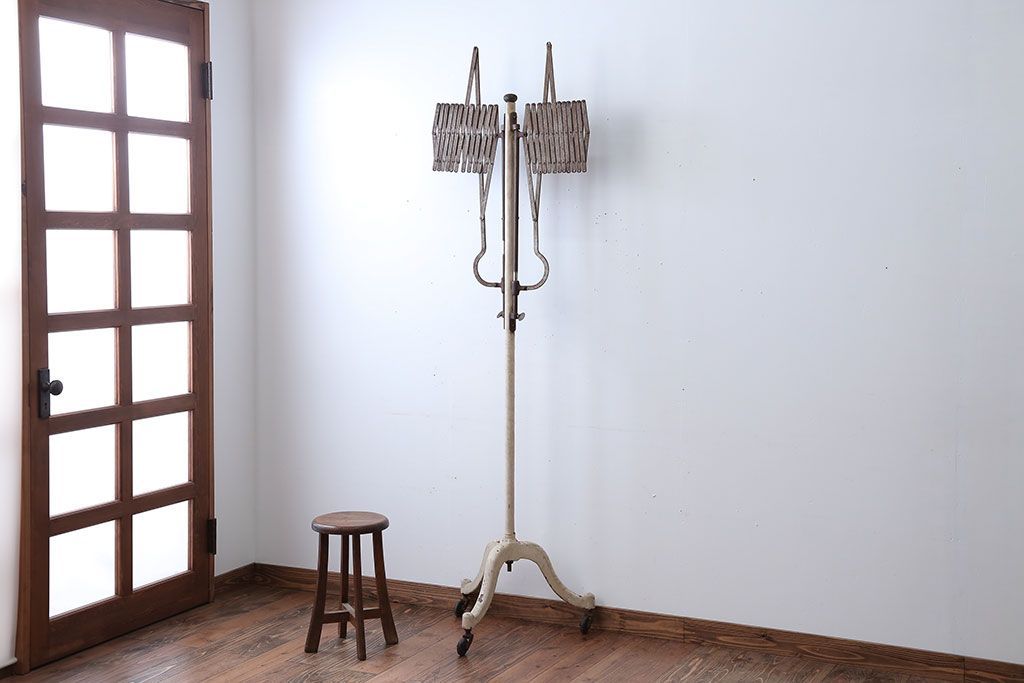 アンティーク雑貨　昭和レトロ　キャスター付き!アンティークアイアンパーテーション