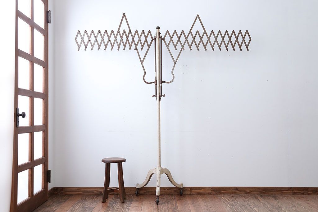 アンティーク雑貨　昭和レトロ　キャスター付き!アンティークアイアンパーテーション