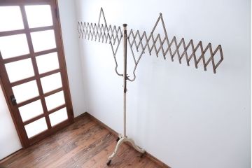 アンティーク雑貨　昭和レトロ　キャスター付き!アンティークアイアンパーテーション